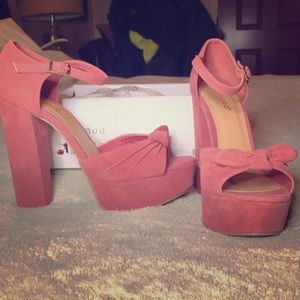 Brand new never worn Platform Chunky heels